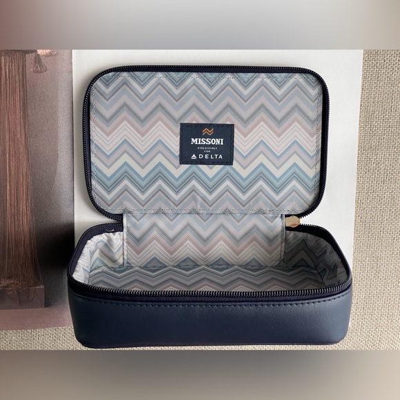 Missoni For Delta Travel /Toiletry Case/Bag Exclusive 2024 Release In Navy Blue - Picture 10 of 16